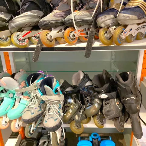 photo d'un rayon de rollers