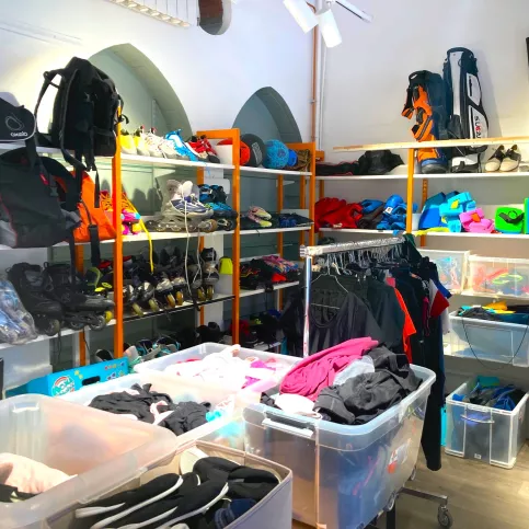 photo d'un rayon de matériel de sport