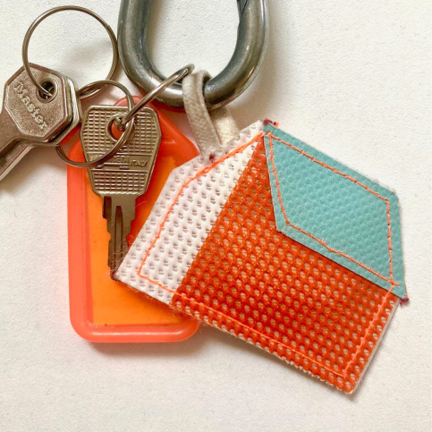 porte clé en matériaux de récupération